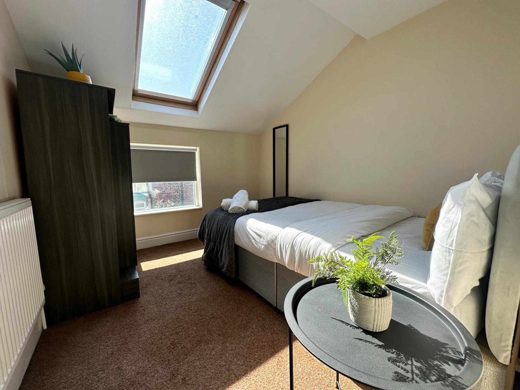 Modern 5 Bedroom House Near Lark Lane Liverpool Zewnętrze zdjęcie