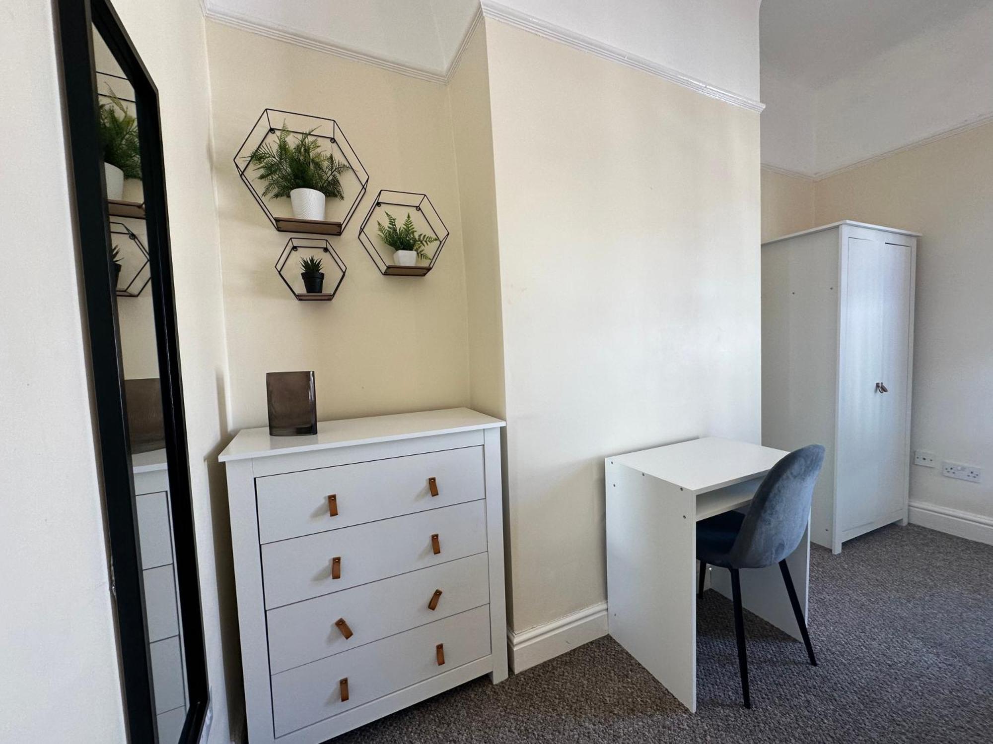Modern 5 Bedroom House Near Lark Lane Liverpool Zewnętrze zdjęcie
