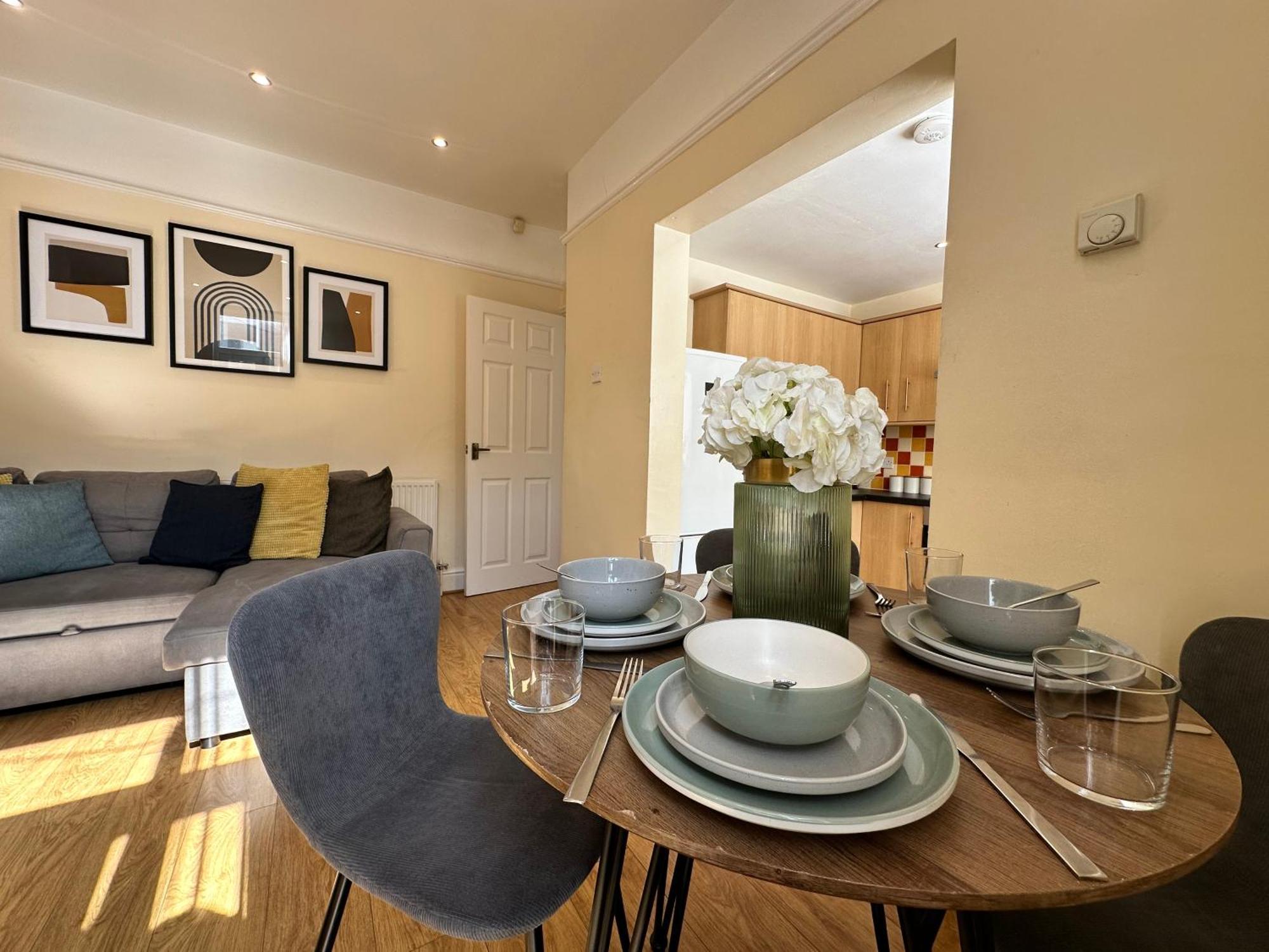 Modern 5 Bedroom House Near Lark Lane Liverpool Zewnętrze zdjęcie